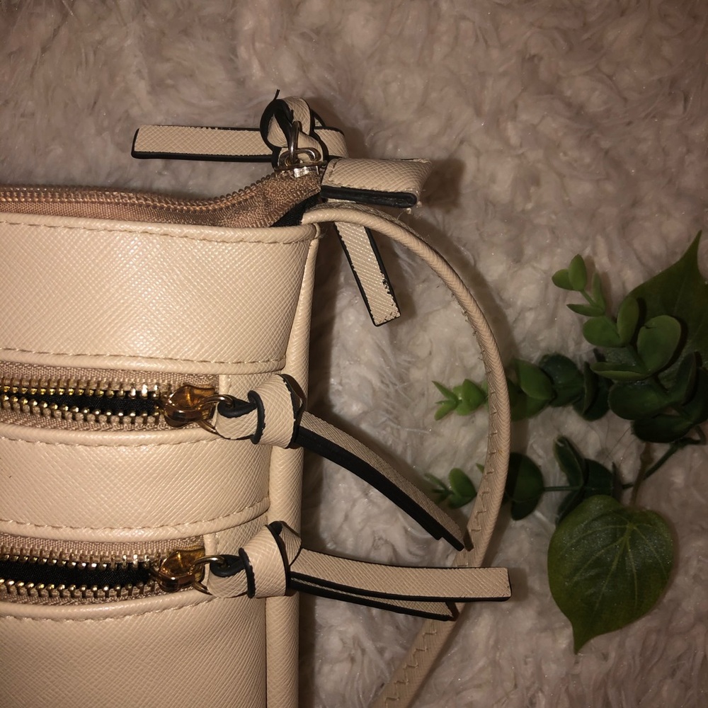 Handbag - Picture 3 of 3